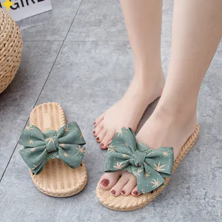 FEATHER LOOM FEMALE SLIPPERS